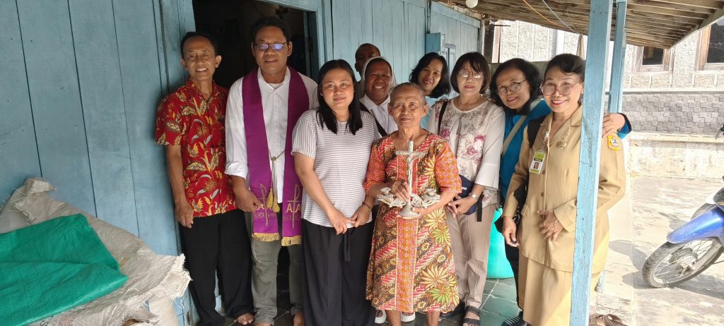 Kegiatan Kunjungan Doa dan Pengurapan Orang Sakit bagi Lansia di Paroki St. Petrus dan Paulus Rembang Menjelang Paskah 2025